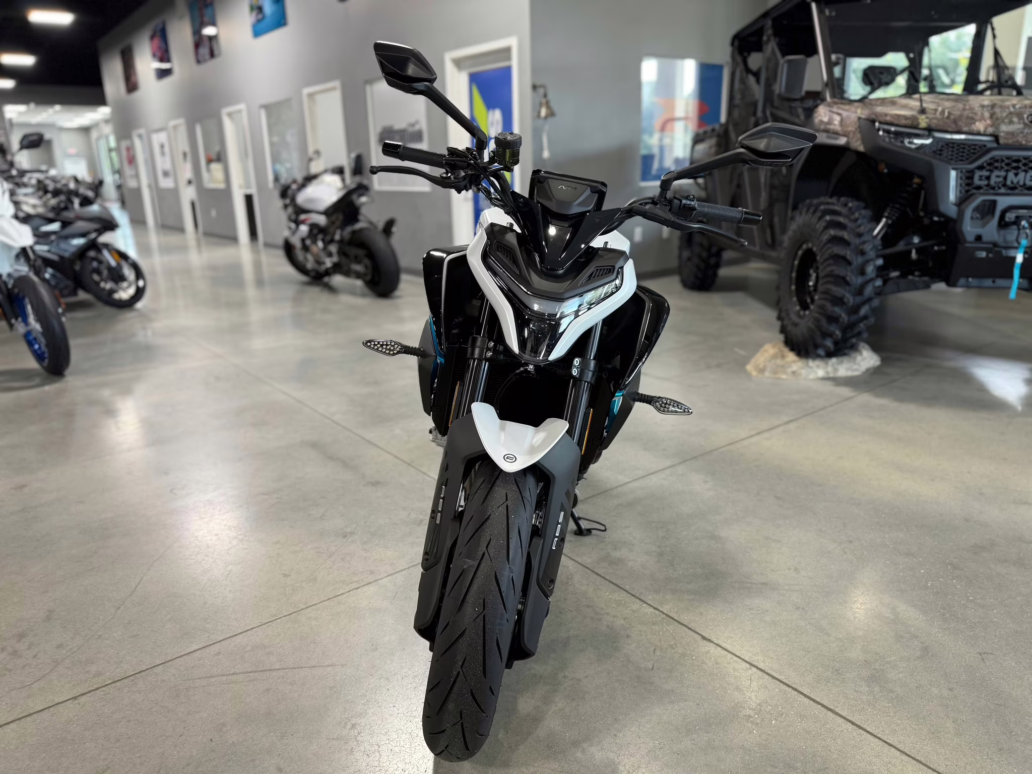 2026 - CFMOTO 675NK Motorcycle