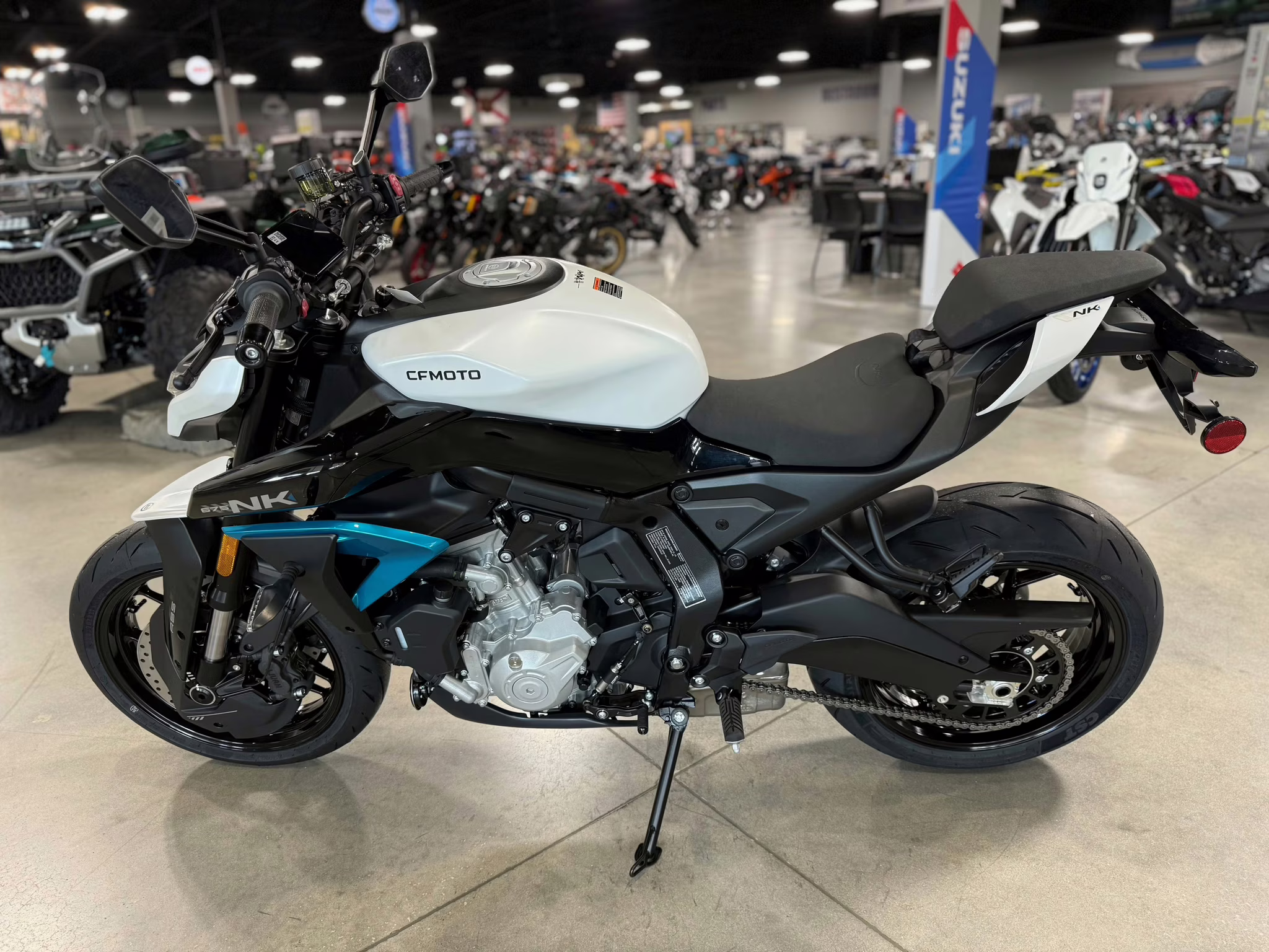 2026 - CFMOTO 675NK Motorcycle