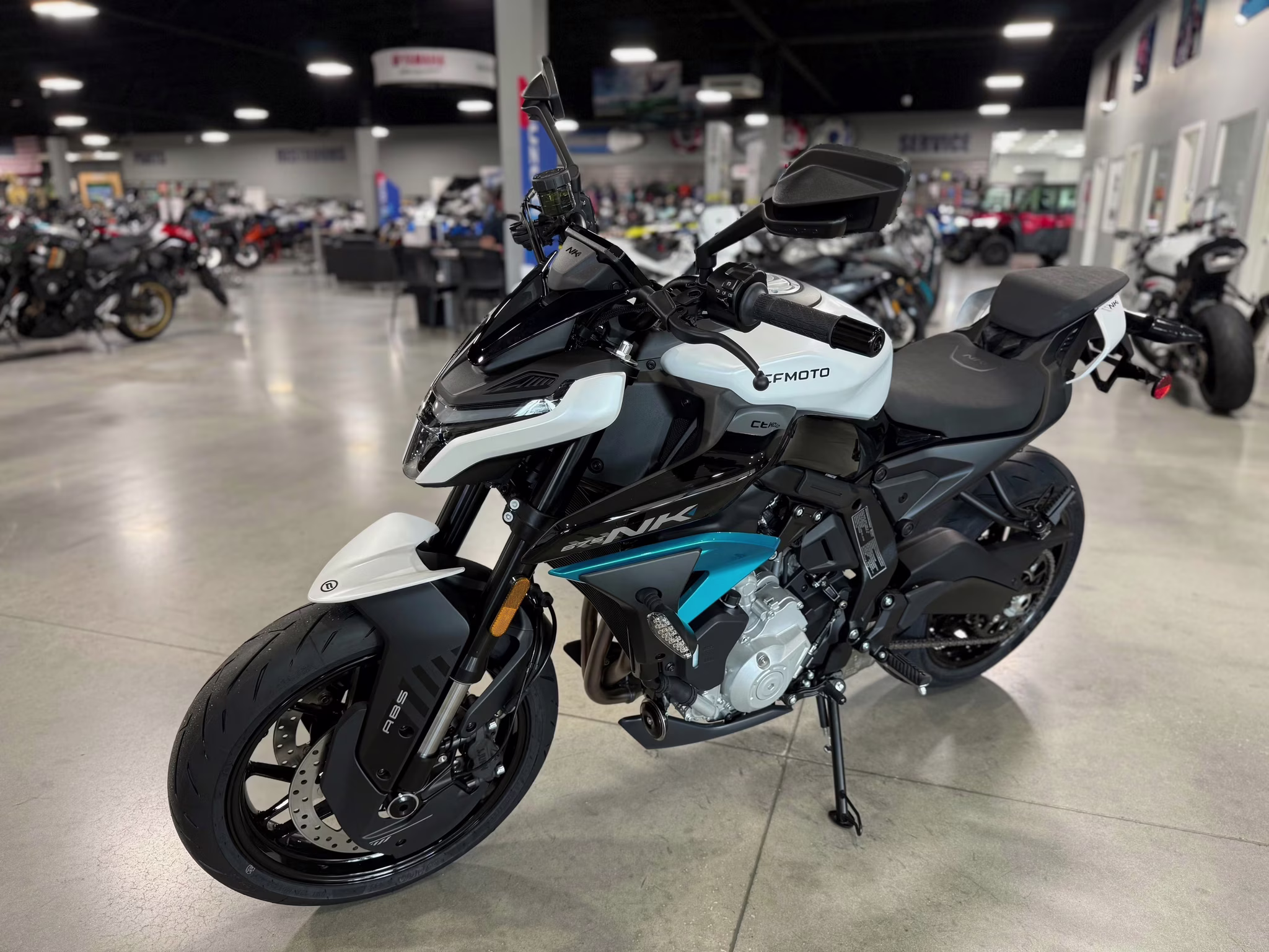 2026 - CFMOTO 675NK Motorcycle
