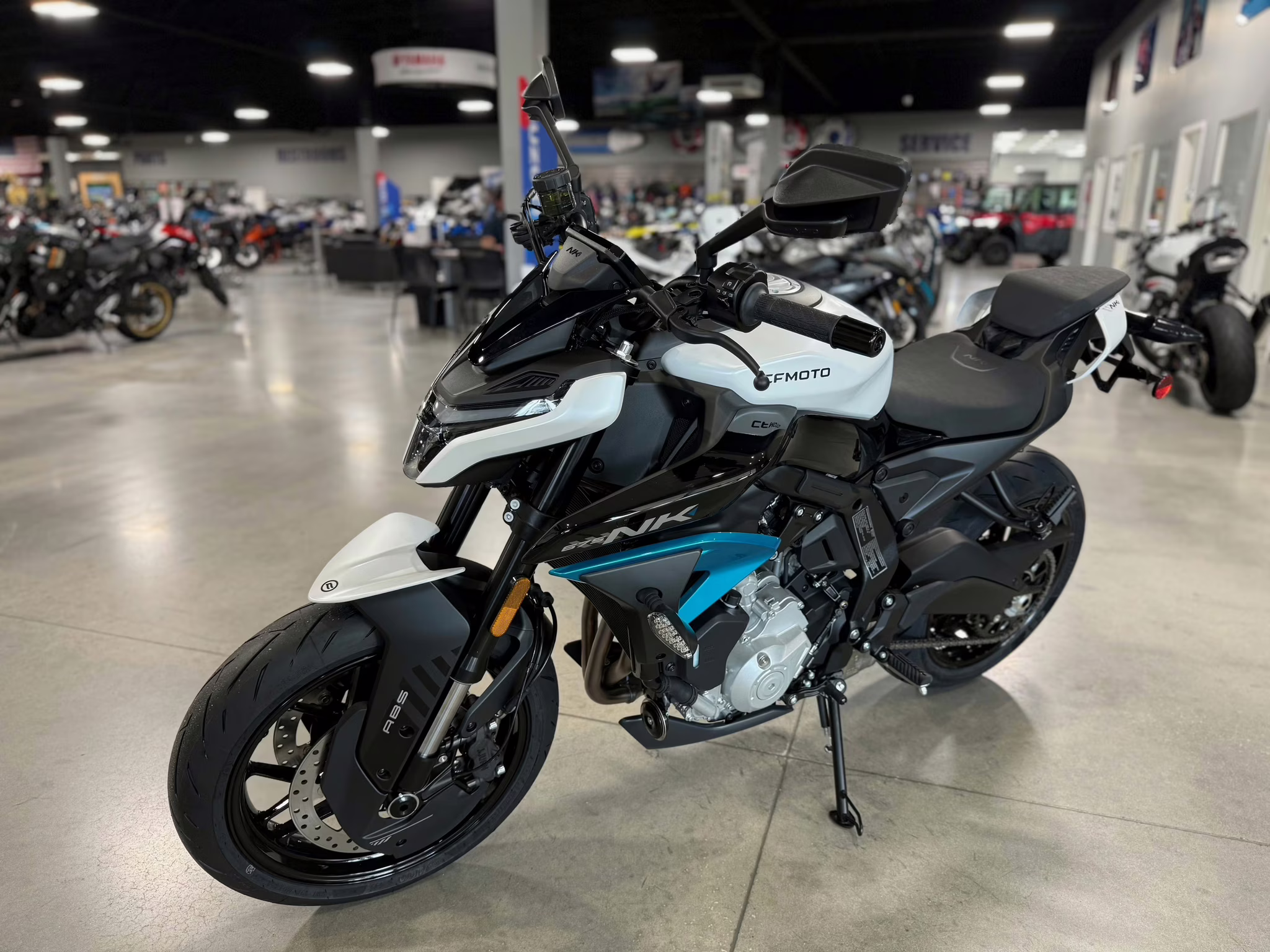 2026 - CFMOTO 675NK Motorcycle