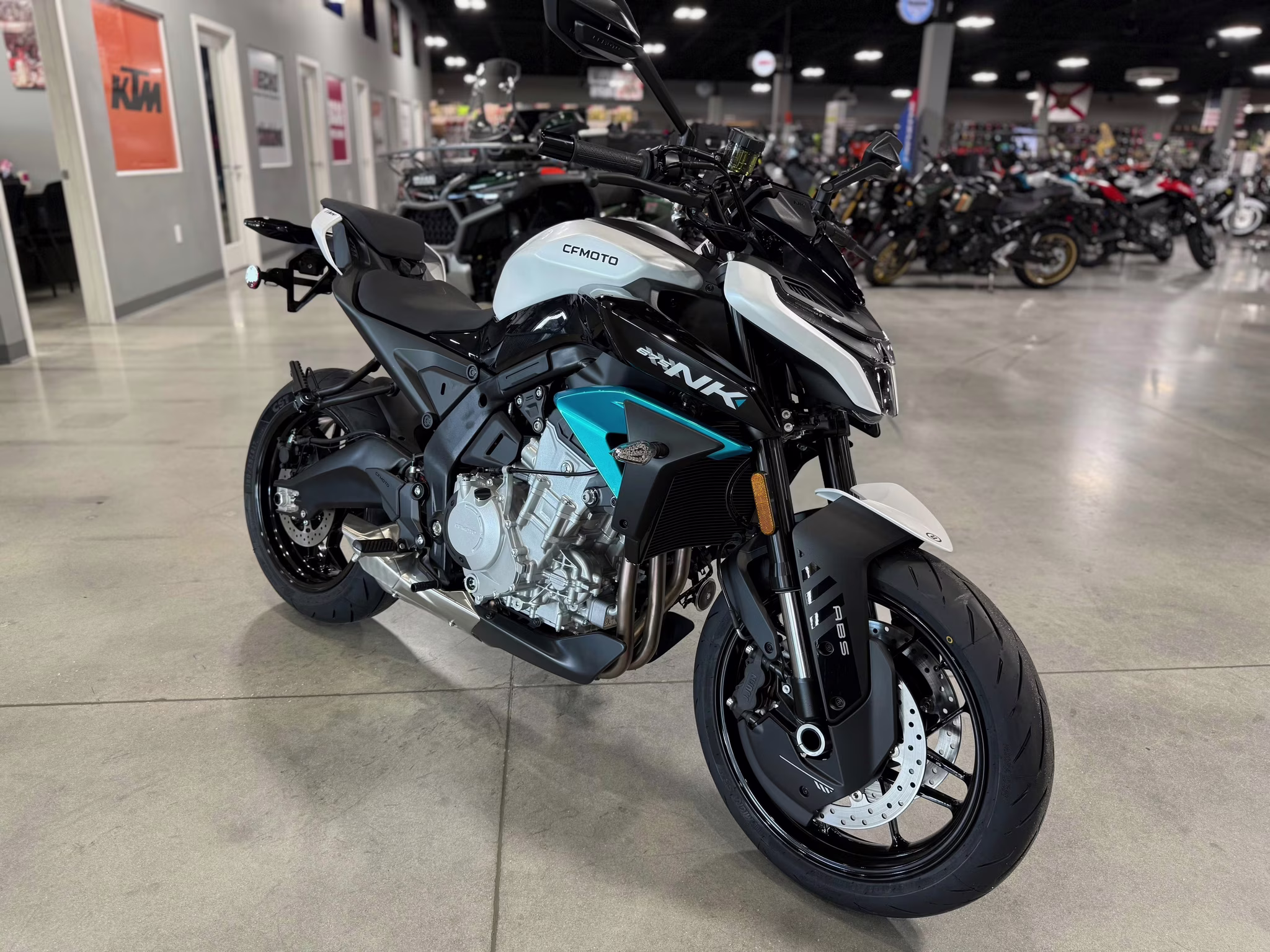 2026 - CFMOTO 675NK Motorcycle