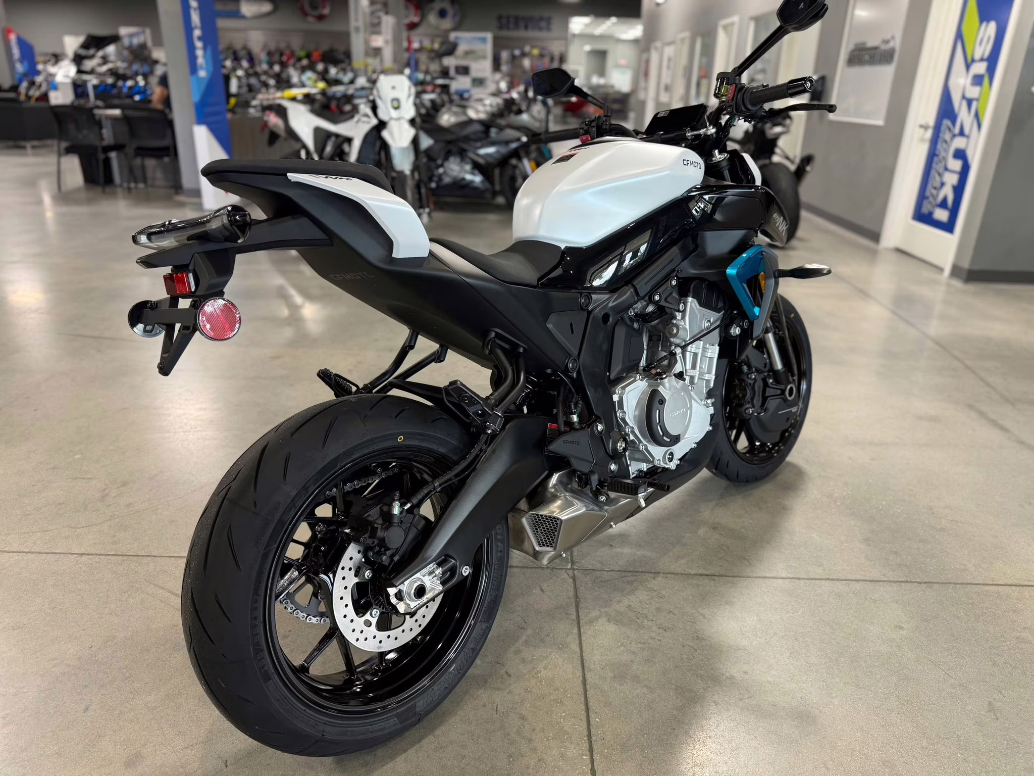 2026 - CFMOTO 675NK Motorcycle