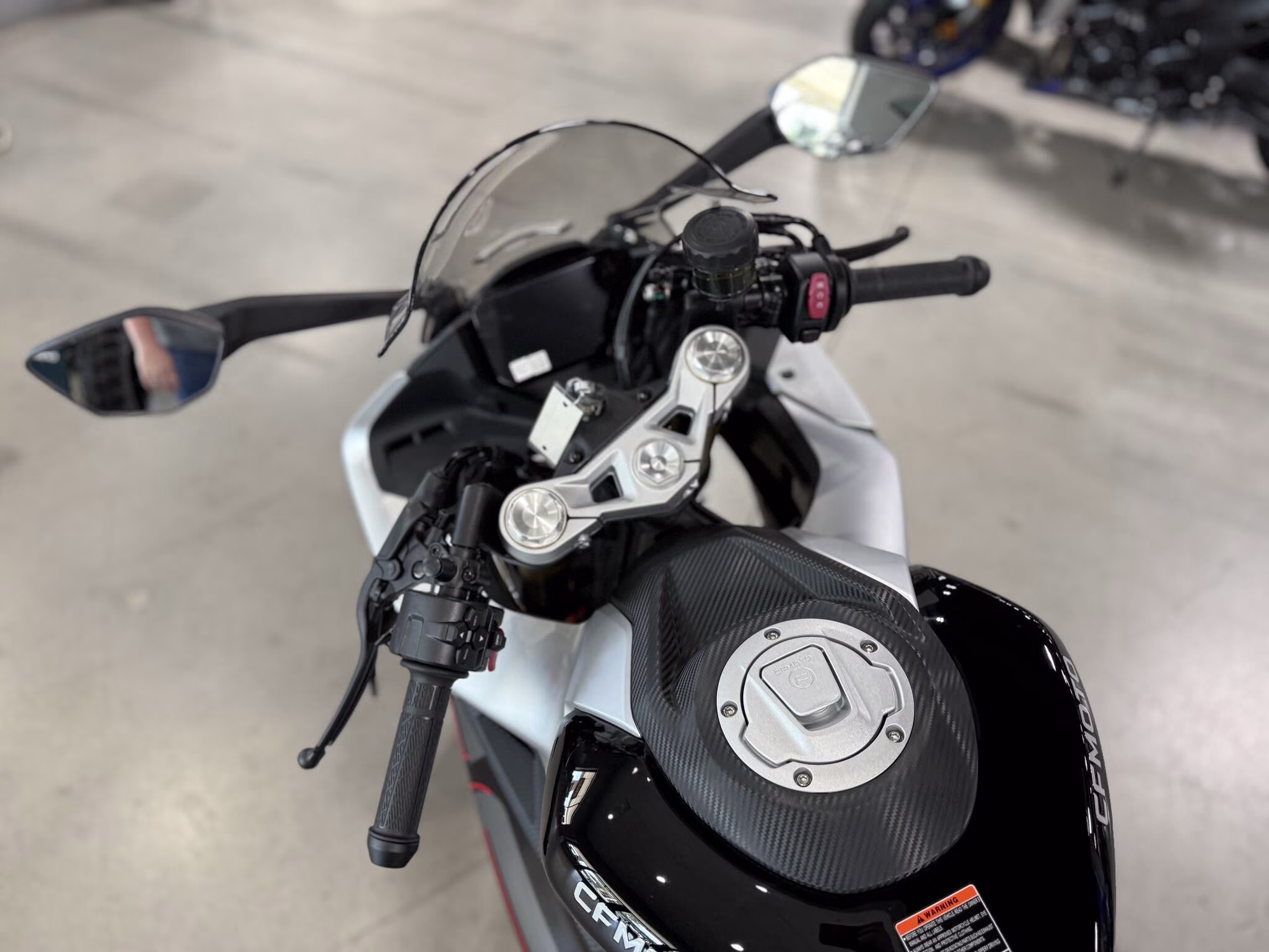 2026 - CFMOTO 450SS Motorcycle