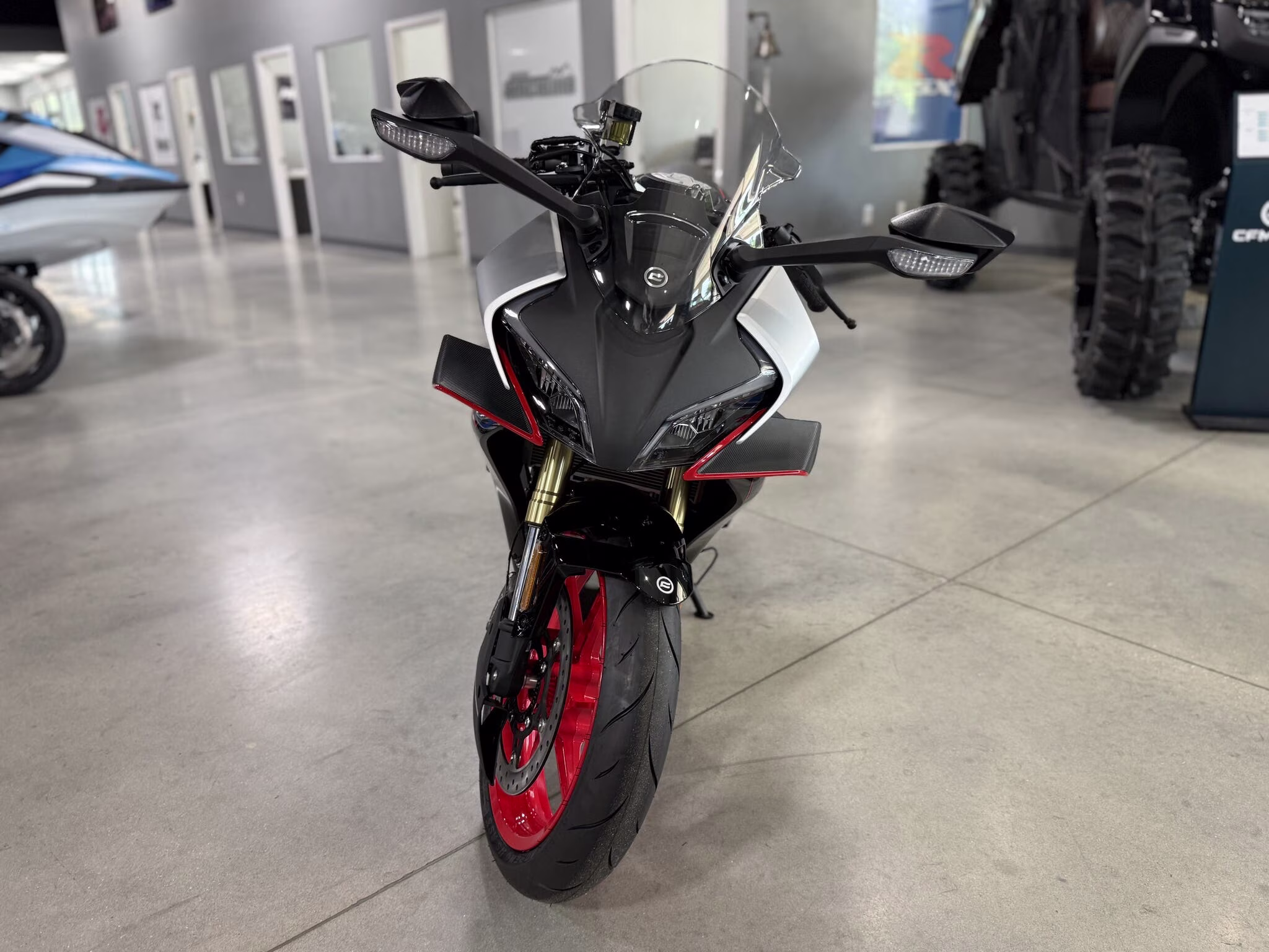 2026 - CFMOTO 450SS Motorcycle