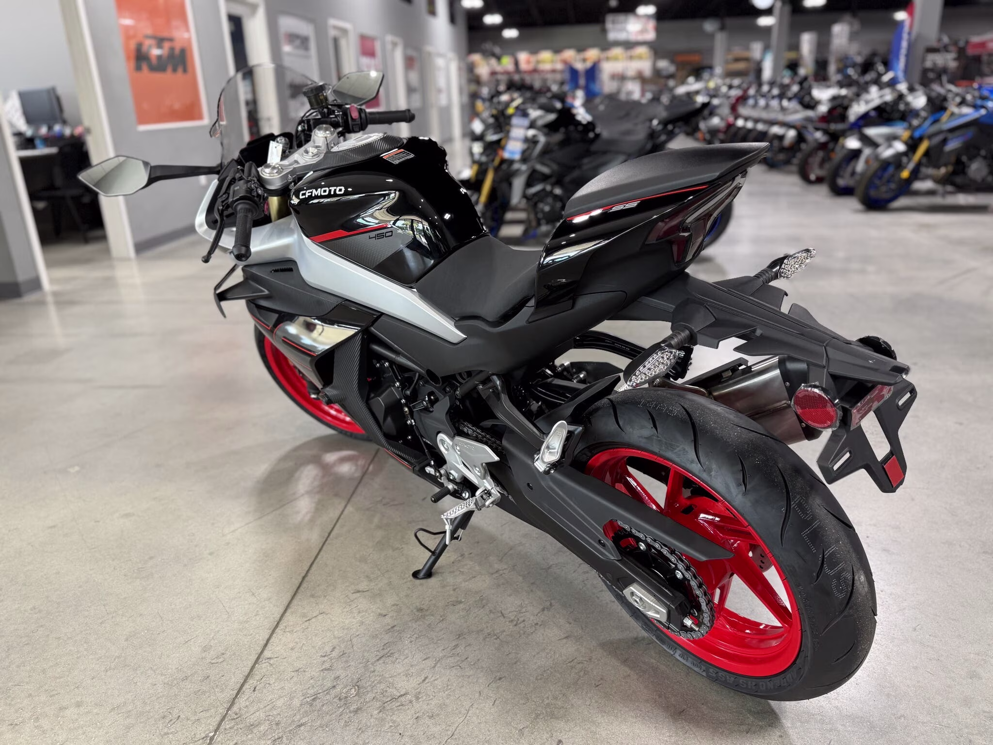2026 - CFMOTO 450SS Motorcycle