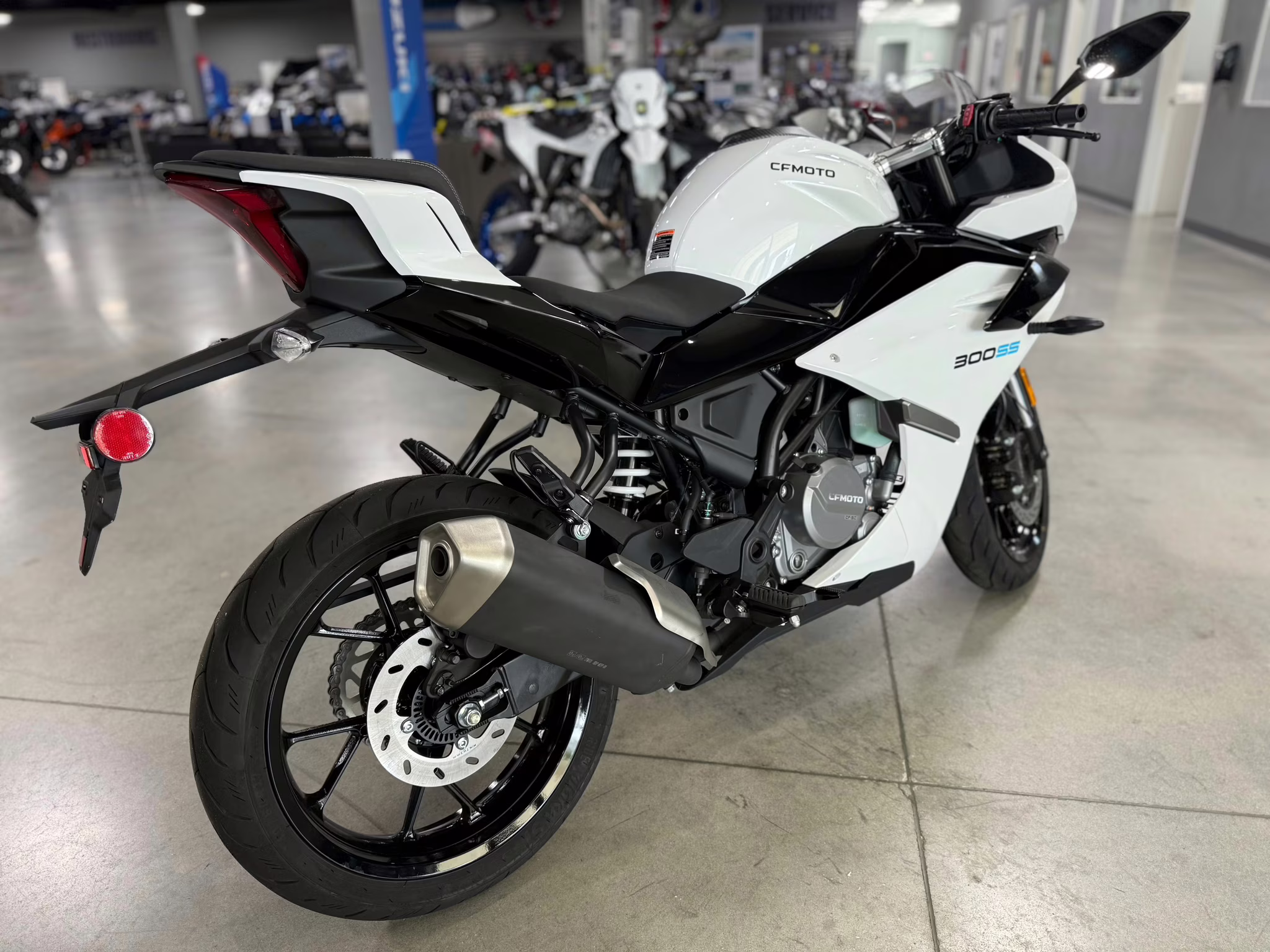 2025 WHI CFMOTO 300SS Motorcycle