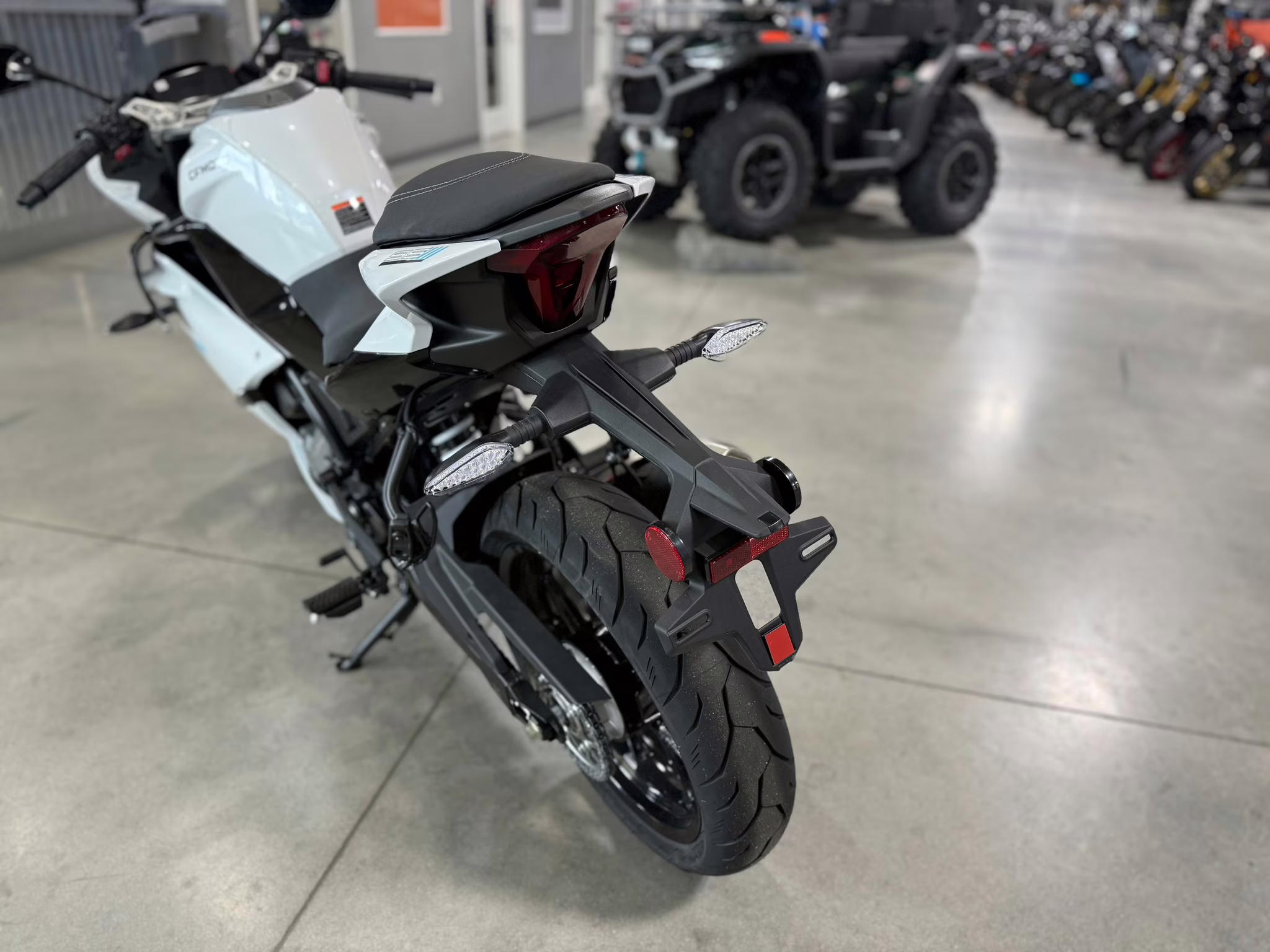 2025 WHI CFMOTO 300SS Motorcycle