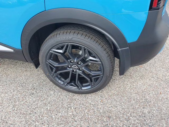 2026 Arctic Ice Blue/Black Nissan Kicks SR FWD SUV