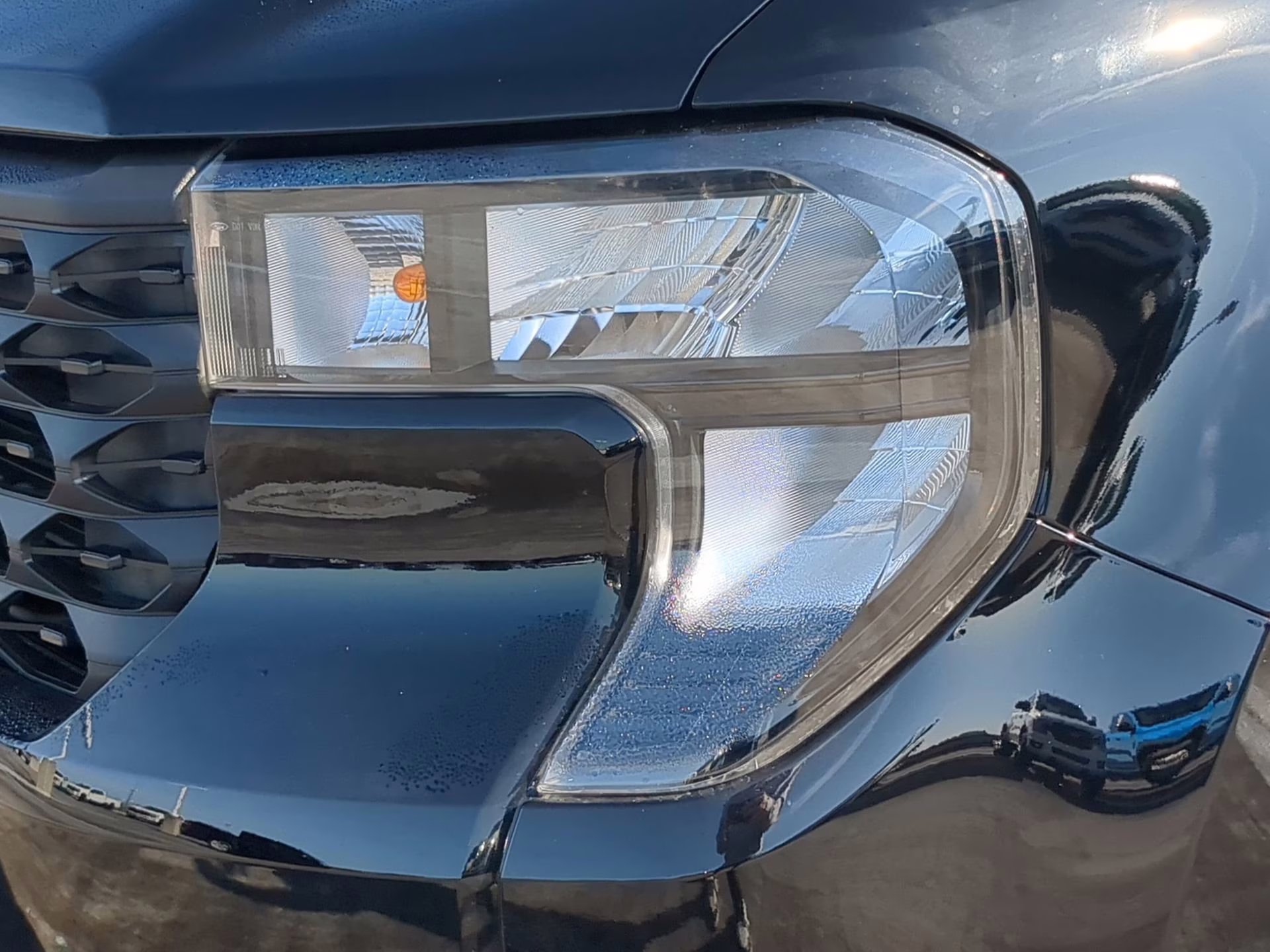 2026 Shadow Black Ford Maverick XLT Crew Cab Pickup AWD Truck