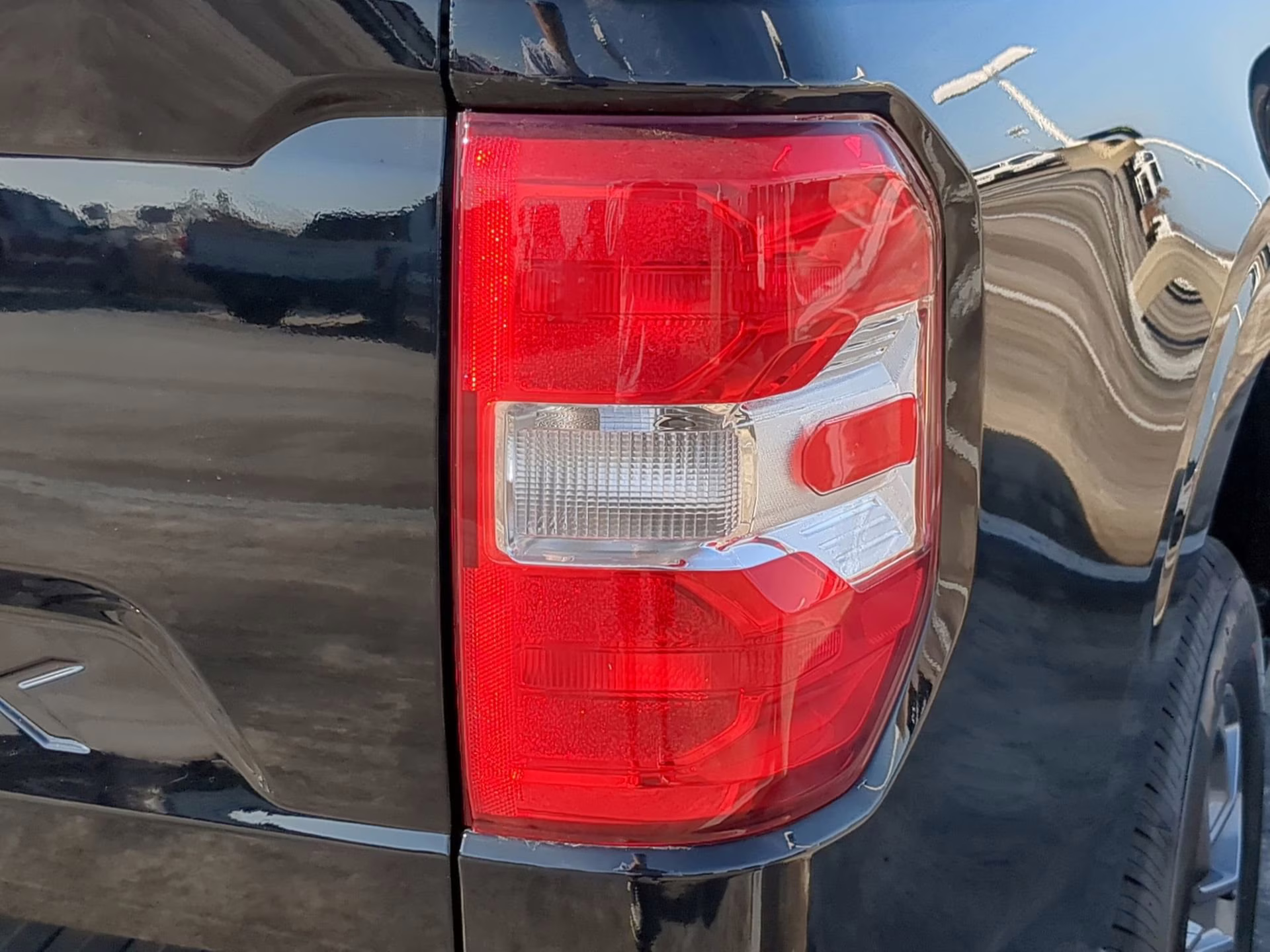 2026 Shadow Black Ford Maverick XLT Crew Cab Pickup AWD Truck