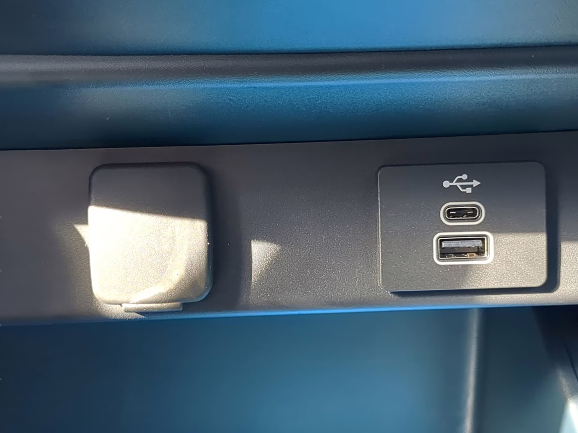 2026 Shadow Black Ford Maverick XLT Crew Cab Pickup AWD Truck