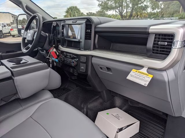 2026 Oxford White Ford Super Duty F-450 DRW XL 4X4 Chassis