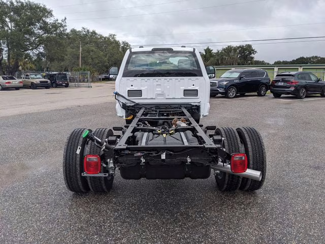 2026 Oxford White Ford Super Duty F-450 DRW XL 4X4 Chassis