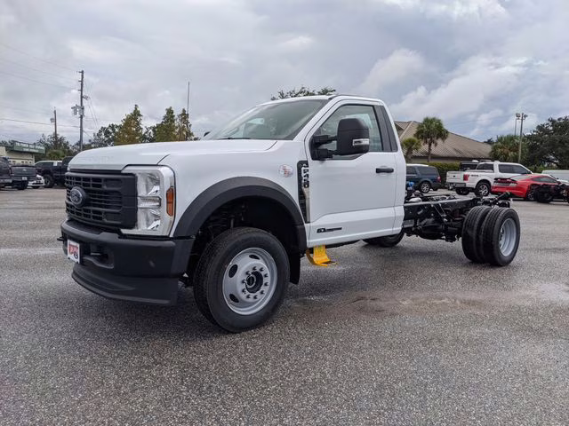 2026 Oxford White Ford Super Duty F-450 DRW XL 4X4 Chassis