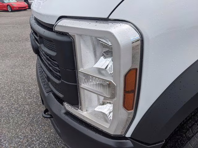 2026 Oxford White Ford Super Duty F-450 DRW XL 4X4 Chassis