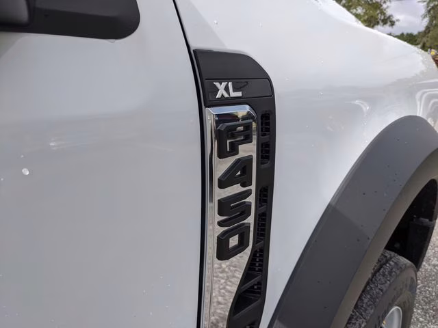 2026 Oxford White Ford Super Duty F-450 DRW XL 4X4 Chassis