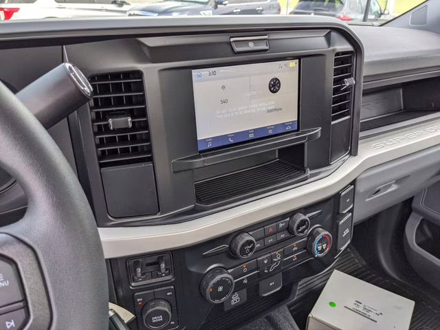 2026 Oxford White Ford Super Duty F-450 DRW XL 4X4 Chassis