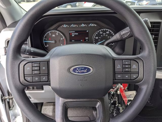 2026 Oxford White Ford Super Duty F-450 DRW XL 4X4 Chassis