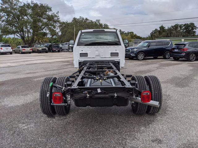 2026 Oxford White Ford Super Duty F-450 DRW XL 4X4 Chassis