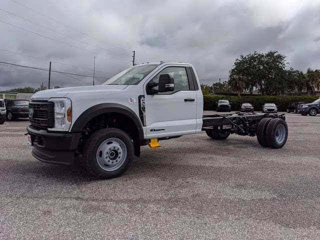 2026 Oxford White Ford Super Duty F-450 DRW XL 4X4 Chassis
