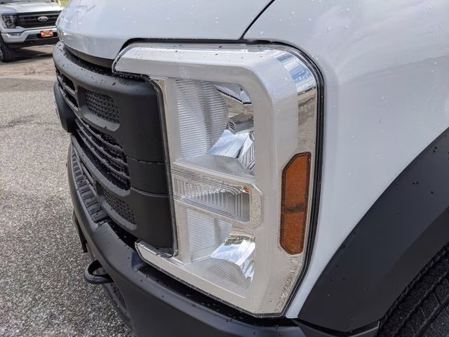 2026 Oxford White Ford Super Duty F-450 DRW XL 4X4 Chassis