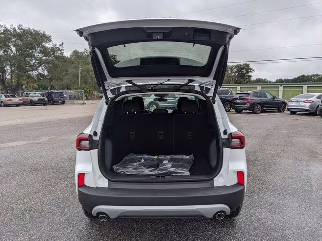 2026 Oxford White Ford Escape Active FWD SUV