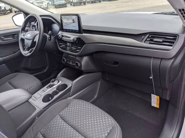 2026 Oxford White Ford Escape Active FWD SUV