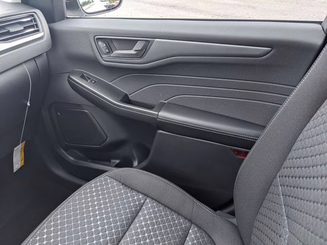 2026 Oxford White Ford Escape Active FWD SUV
