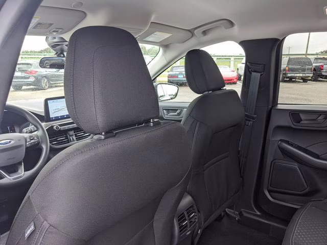 2026 Oxford White Ford Escape Active FWD SUV