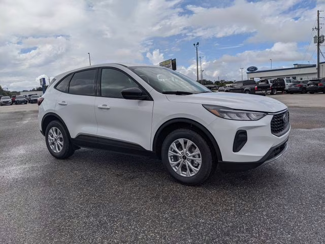 2026 Oxford White Ford Escape Active FWD SUV