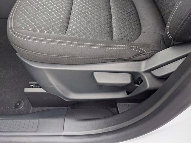2026 Oxford White Ford Escape Active FWD SUV