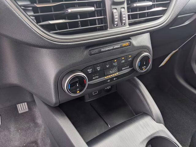 2026 Oxford White Ford Escape Active FWD SUV