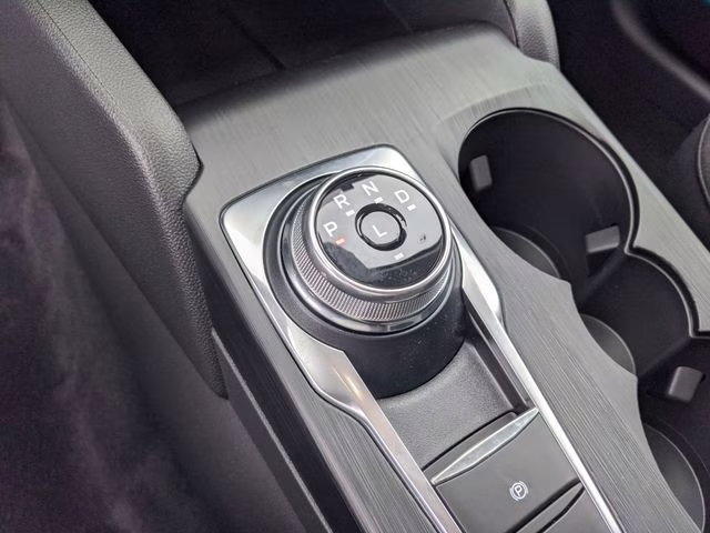 2026 Oxford White Ford Escape Active FWD SUV