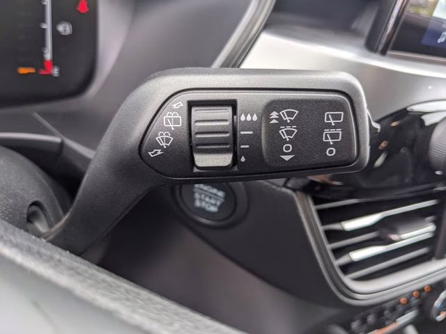 2026 Oxford White Ford Escape Active FWD SUV