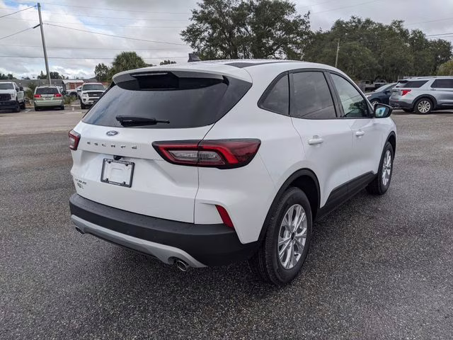 2026 Oxford White Ford Escape Active FWD SUV