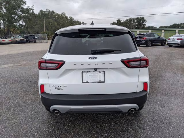 2026 Oxford White Ford Escape Active FWD SUV