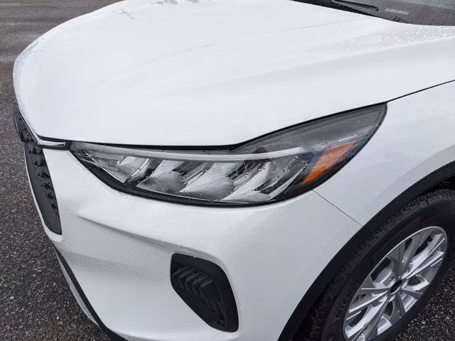 2026 Oxford White Ford Escape Active FWD SUV