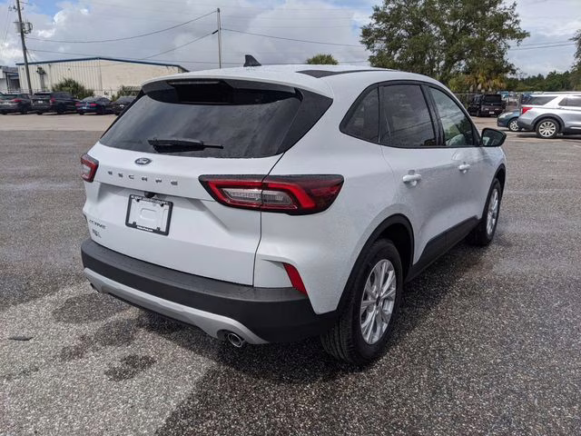 2026 Space Silver Metallic Ford Escape Active FWD SUV