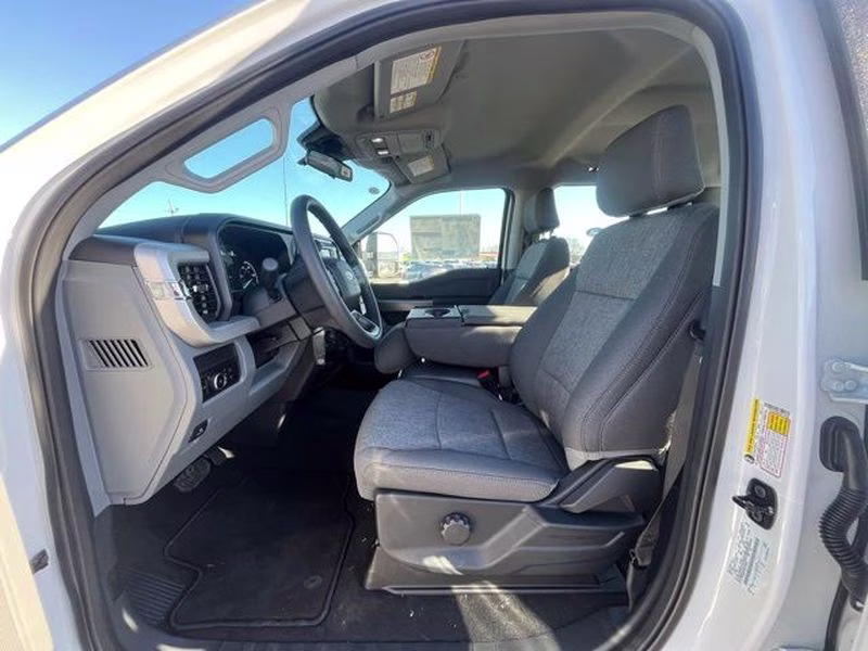2026 Oxford White Ford Super Duty F-250 SRW XL 4X4 Truck