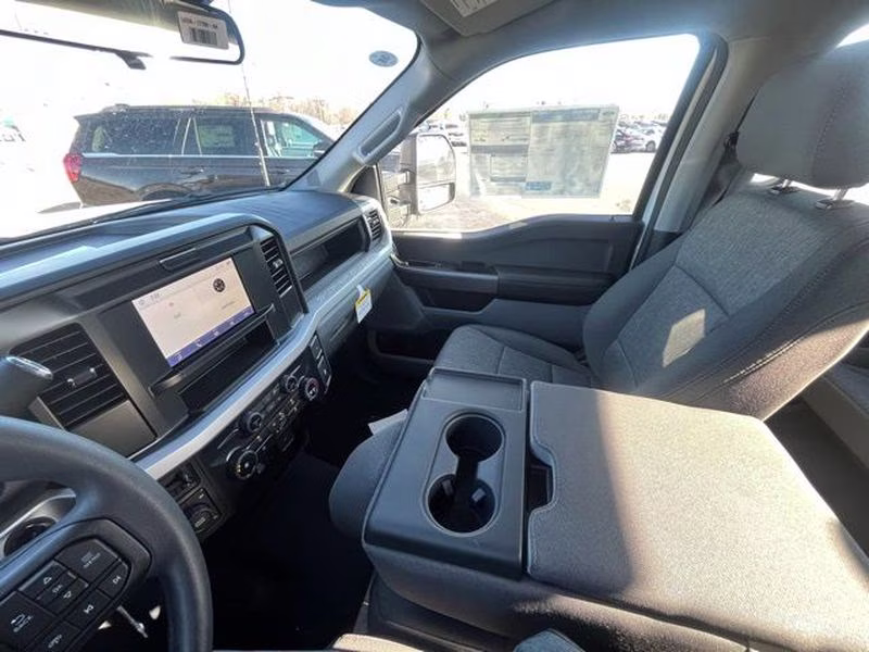 2026 Oxford White Ford Super Duty F-250 SRW XL 4X4 Truck