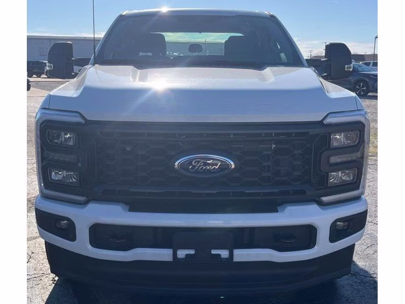 2026 Oxford White Ford Super Duty F-250 SRW XL 4X4 Truck