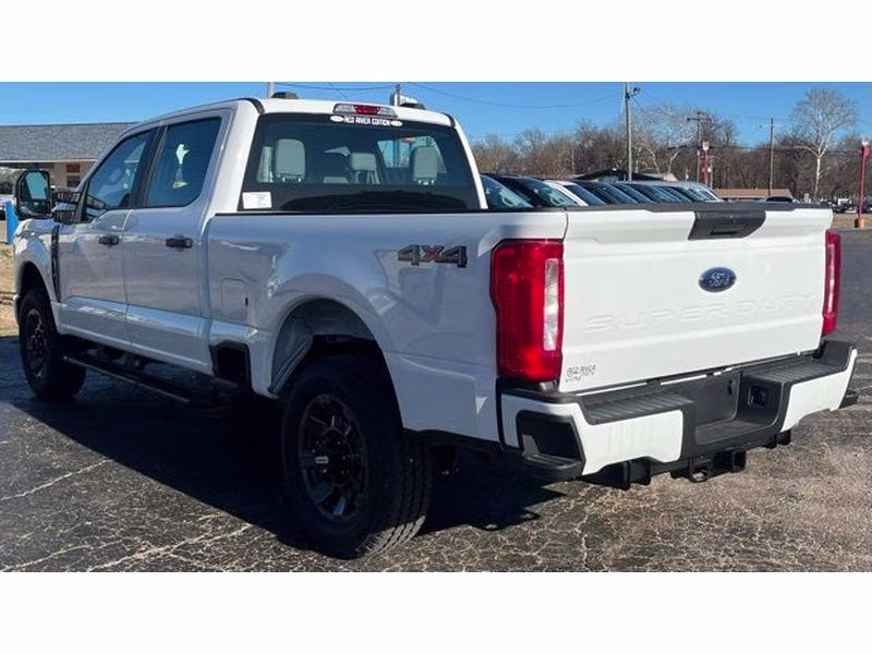 2026 Oxford White Ford Super Duty F-250 SRW XL 4X4 Truck