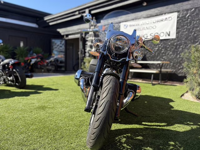 2024 BLACK STORM VINTAGE METAL BMW R 18 CLASSIC