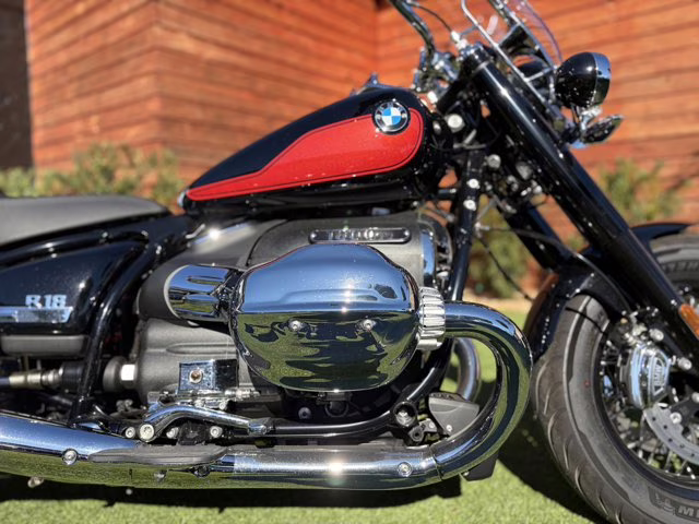 2024 BLACK STORM VINTAGE METAL BMW R 18 CLASSIC