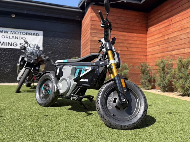 2024 COSMIC BLACK 2 BMW CE 02