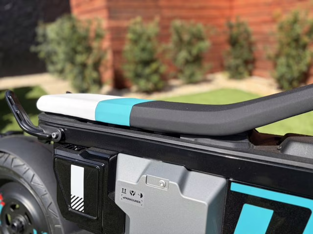 2024 COSMIC BLACK 2 BMW CE 02