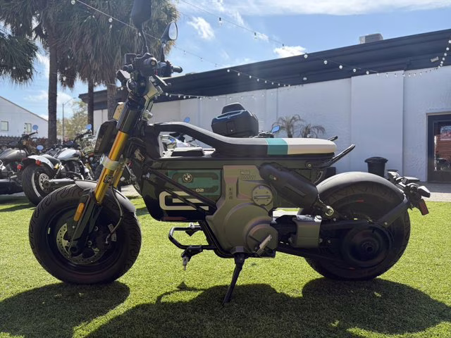 2024 COSMIC BLACK 2 BMW CE 02