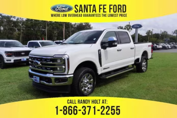 2026 Star White Metallic Tri-Coat Ford Super Duty F-250 SRW Lariat 4X4 Truck