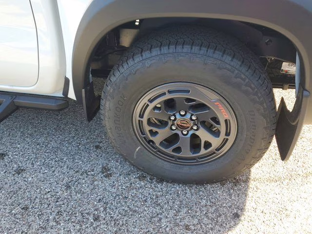 2026 Glacier White Nissan Frontier PRO-X RWD Truck