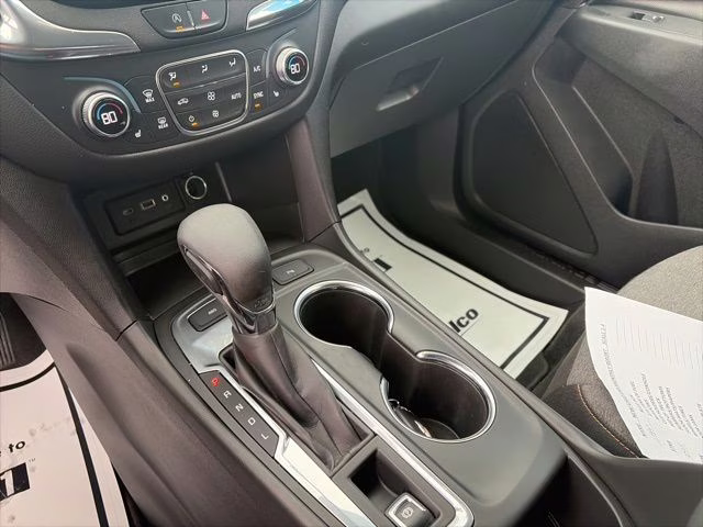 2022 Summit White Chevrolet Equinox LT AWD SUV